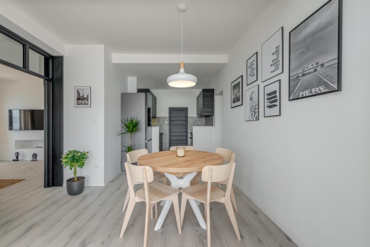 ספליט Beachfront Apartments מראה חיצוני תמונה