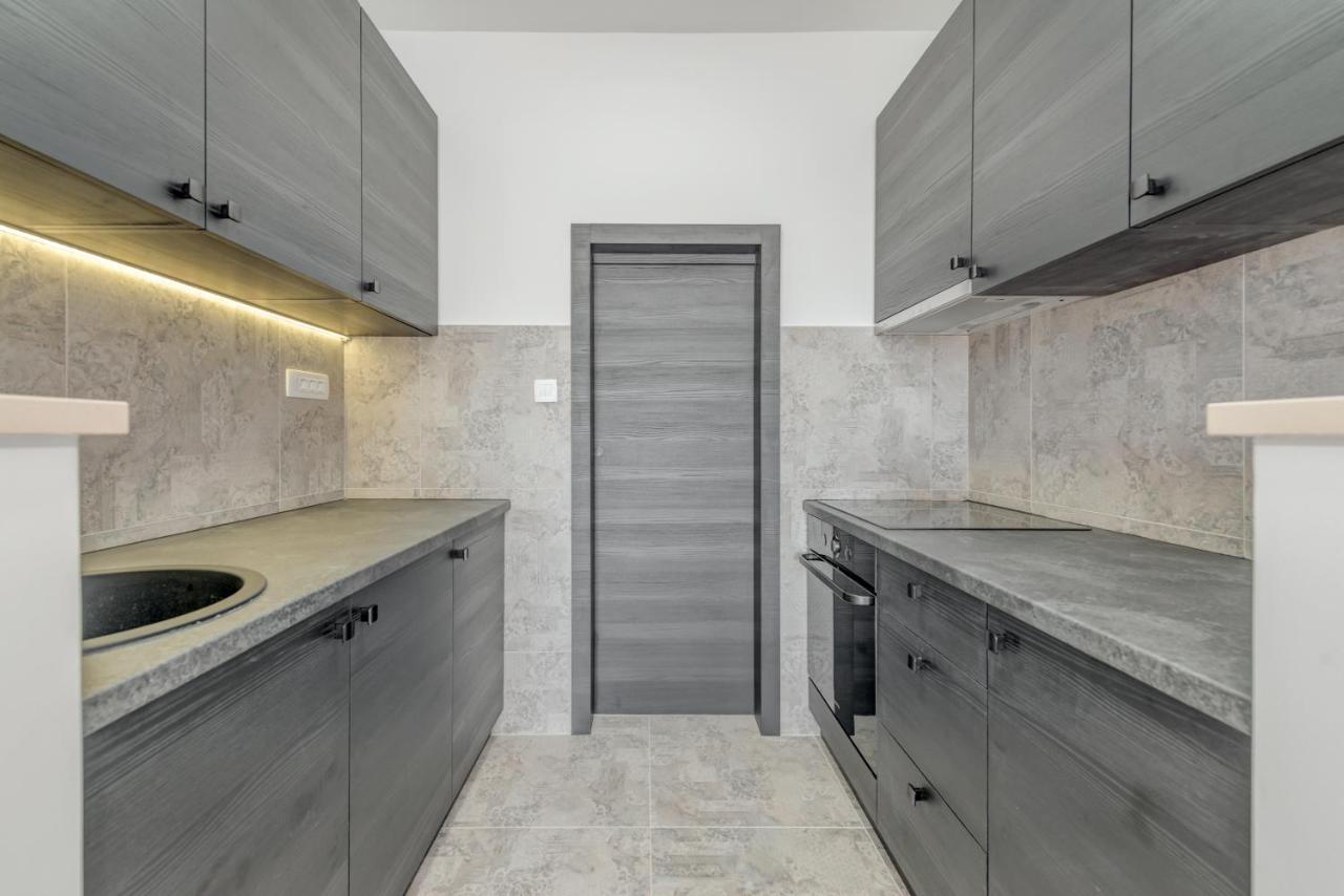 ספליט Beachfront Apartments מראה חיצוני תמונה
