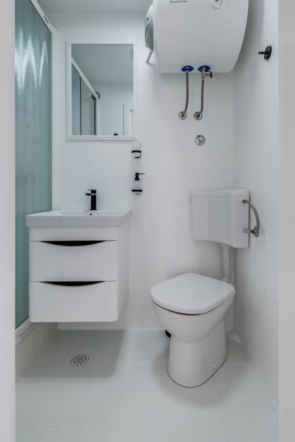ספליט Beachfront Apartments מראה חיצוני תמונה
