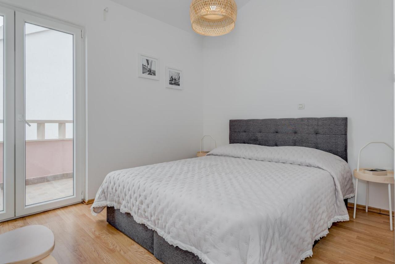 ספליט Beachfront Apartments מראה חיצוני תמונה