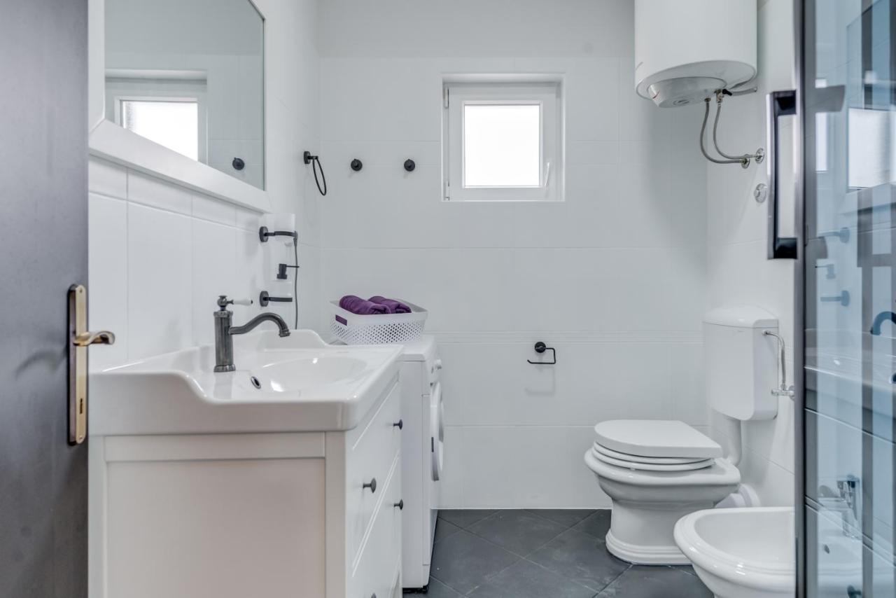 ספליט Beachfront Apartments מראה חיצוני תמונה